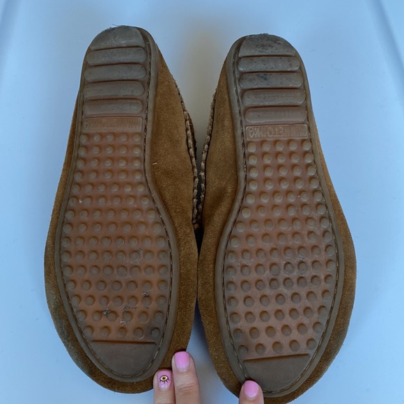 Minnetonka Chiffon Lace Up Moccasin - Picture 3 of 4